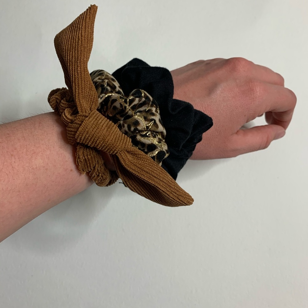 Cheetah Scrunchie Set